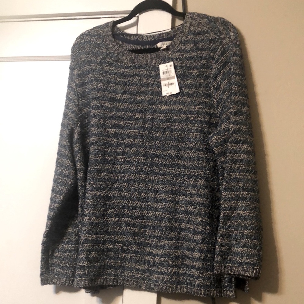 This is a very pretty sweater.